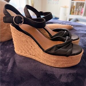 Crown Vintage Black and Tan Wedge Sandals